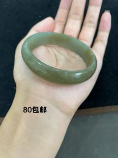 亏出!!新疆和田玉且末料且末蓝糖手镯 整体颜色非常漂亮 油润程度极佳